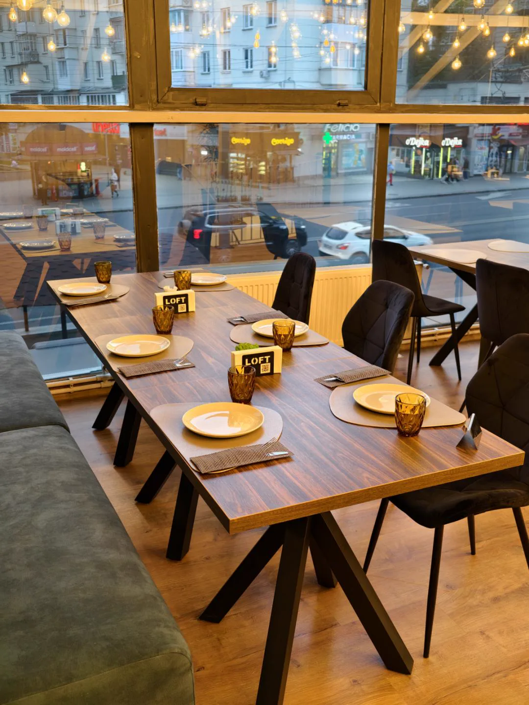 Set table by the window